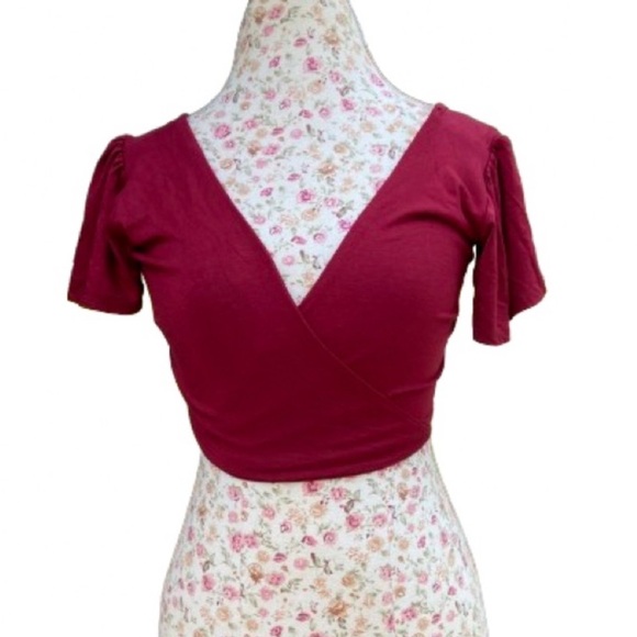 Small Crop top bundle - Picture 5 of 7